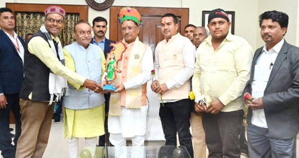 सीएम साय से पूर्व कृषि मंत्री  ने की सौजन्य मुलाकात