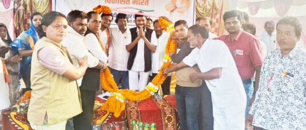 विकसित भारत संकल्प यात्रा में शामिल हुए  जिला पंचायत सदस्य-जनप्रतिनिधि