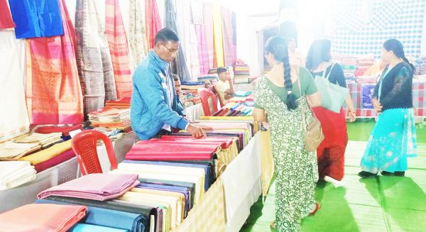 कोसा एवं कॉटन हाथरकघा वस्त्र प्रदर्शनी शुरू
