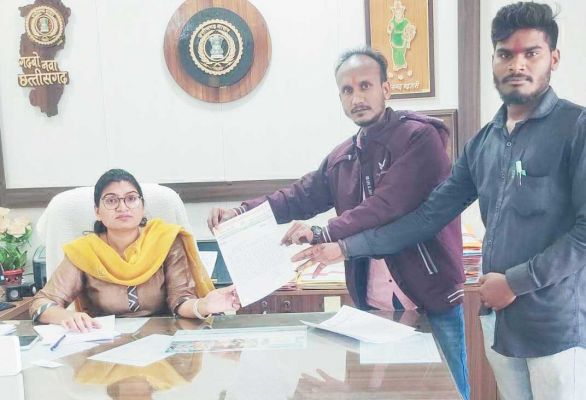 कांग्रेस नेता ने सौंपा ज्ञापन