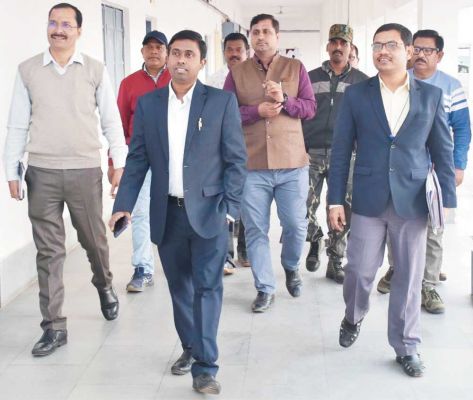 अफसरों-कर्मियों को दिए समय पर आने के निर्देश