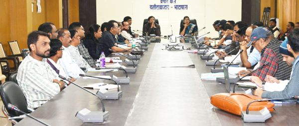 जनधन खाता नहीं खोलने की शिकायतों  पर संयुक्त सचिव में जताई नाराजगी