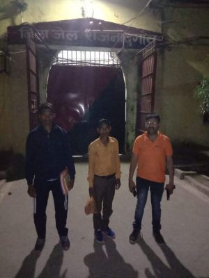 बैनर-पोस्टर फेंकने के आरोप में नक्सल समर्थक गिरफ्तार