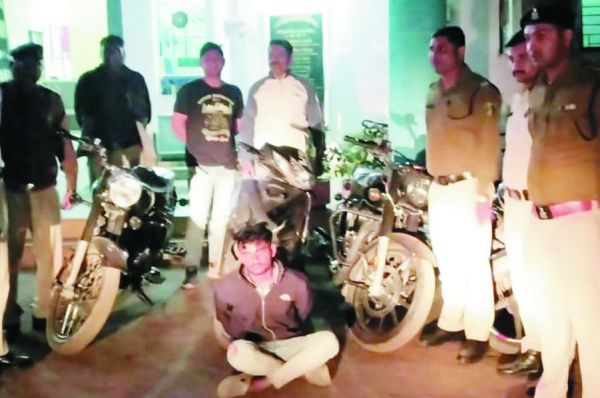 चोरी की 3 बाइक संग आरोपी बंदी