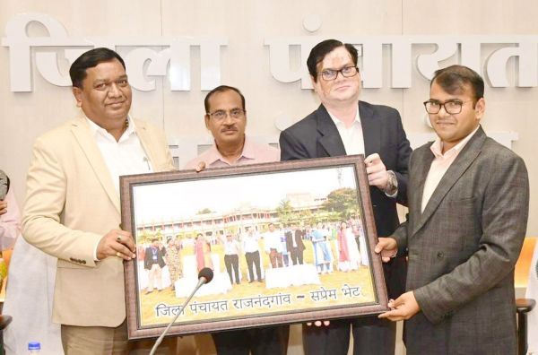 निवर्तमान कलेक्टर सिंह को दी विदाई   उत्कृष्ट कार्य के लिए अधिकारी-कर्मचारी सम्मानित