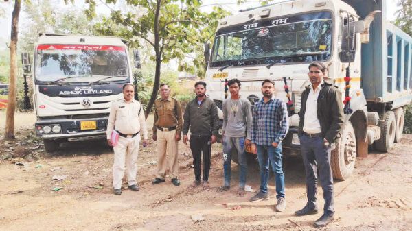 अवैध परिवहन, हाईवा ट्रैक्टर-ट्रॉली जब्त