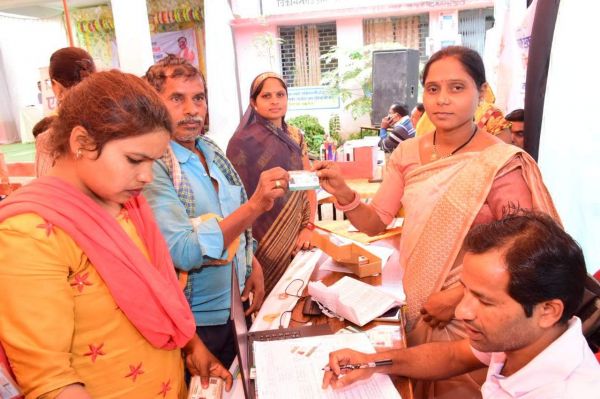 187 पंचायतों तक पहुंची मोबाइल वैन