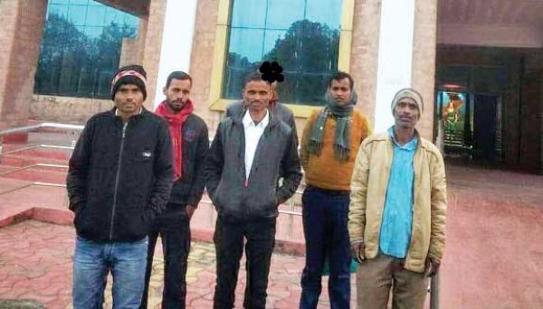 त्रिकुंडा सरपंच-सचिव पर अनियमितता का आरोप