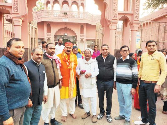 चरण पादुका शोभायात्रा मनेंद्रगढ़ पहुंची, स्वागत