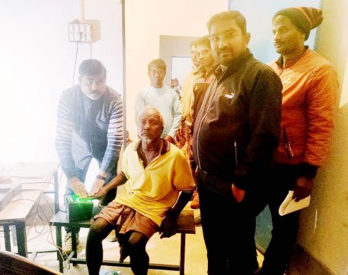83 बरस के पहाड़ी कोरवा को मिला आधार कार्ड