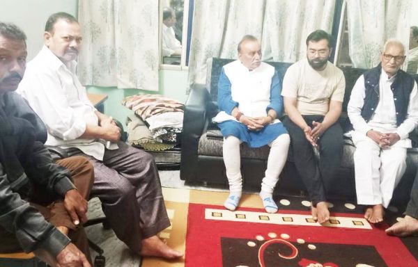 प्रदीप सोनी को श्रद्धांजलि  देने पहुंचे चंद्रशेखर साहू