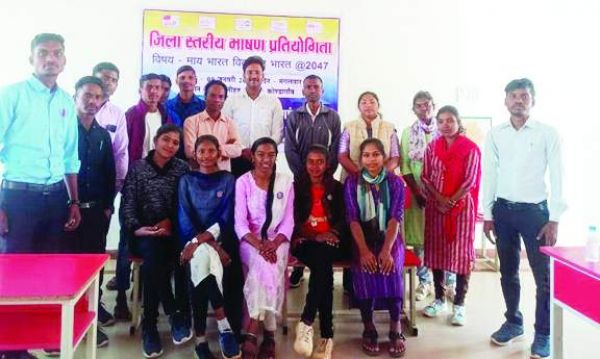 भाषण में अमिता ने मारी बाजी