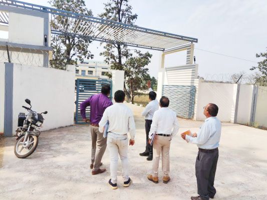 कलेक्टर ने किया निर्माण कार्यों का निरीक्षण
