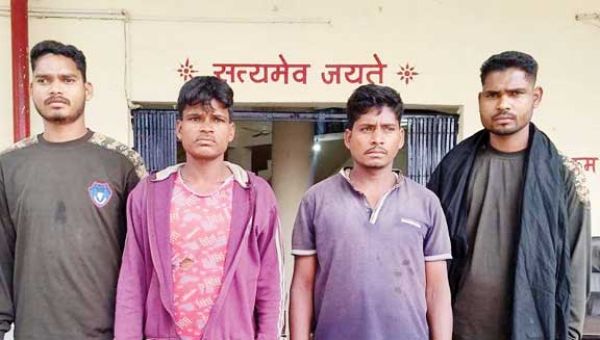 हत्या-विस्फोट में शामिल 4 नक्सली गिरफ्तार