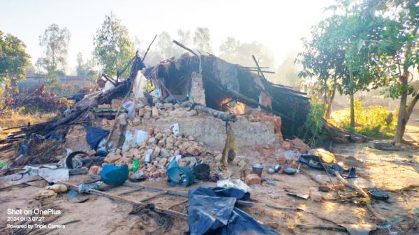 हाथियों ने रात में मचाया उत्पात 
