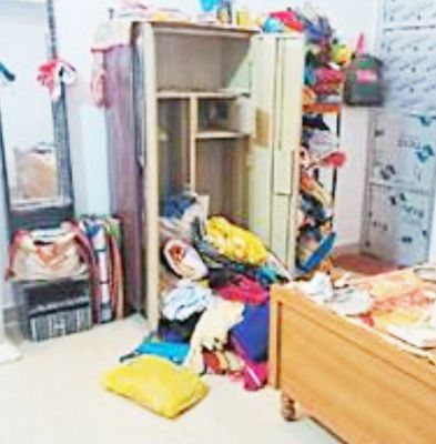 दिन दहाड़े चोरी, घर से 3 लाख के जेवर पार