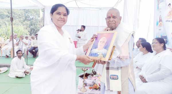 गीतापाठ व ब्रह्माकुमारियों के सम्मान के साथ शिव महापुराण कथा का समापन