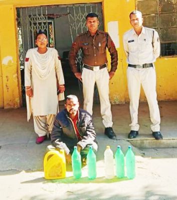 अलग-अलग कार्रवाई में  37.5 लीटर शराब जब्त