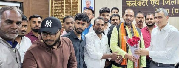 किसान नेता योगेश ने इलेक्ट्रॉनिक मशीन से धान तौलने की मांग रखी