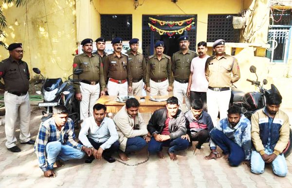 चोर गिरोह के 7 सदस्य बंदी  एक दिन पहले 9 गिरफ्तार हुए थे