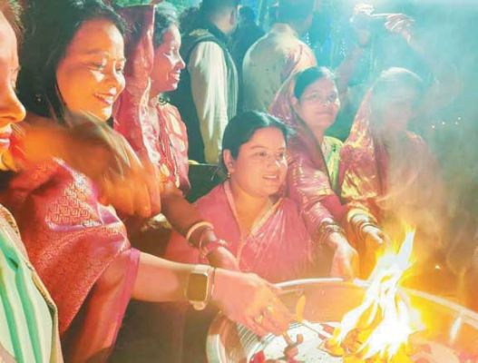बेलादुला घाट पर केलो आरती