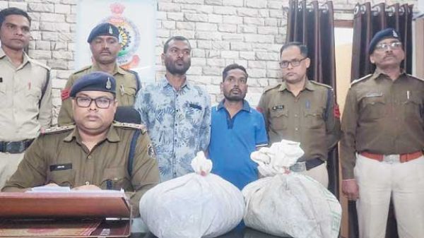 पिस्टल व 2 जिंदा कारतूस के साथ 2 गांजा तस्कर बंदी