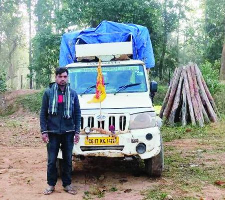 धान का अवैध परिवहन करते 2 वाहन जब्त
