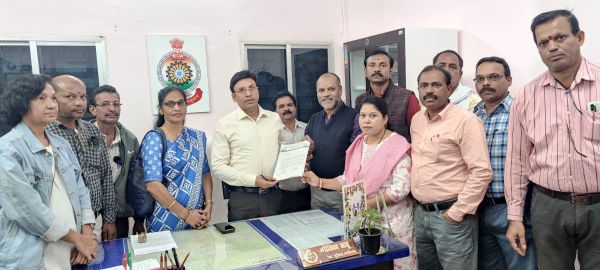 कर्मचारी शिक्षक की दुर्घटना में मृत्यु पर वाहन चालक के विरुद्ध केस हो दर्ज-फेडरेशन