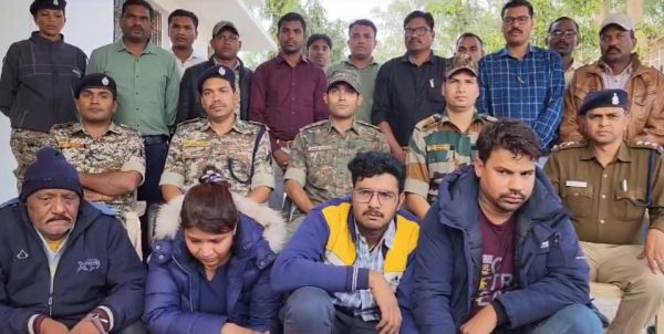 सवा करोड़ की ऑनलाइन ठगी, 4 आरोपी गिरफ्तार, आरोपियों में एक महिला भी 