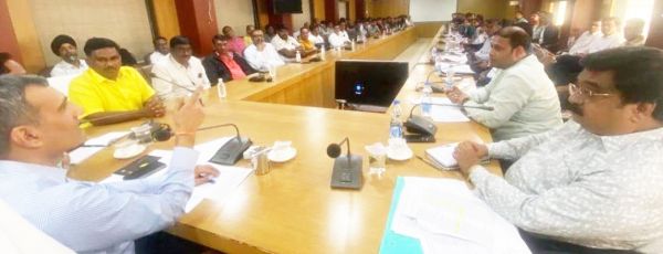 धान की मिलिंग की गति धीमी होने पर कलेक्टर नाराज, जल्द उठाव के निर्देश 