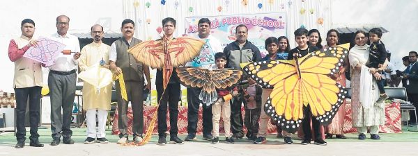 अशोका पब्लिक स्कूल ने मनाया पतंग उत्सव