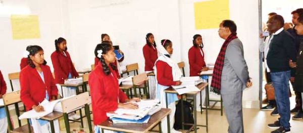 बच्चों को मूलभूत सुविधाएं उपलब्ध कराने निर्देश