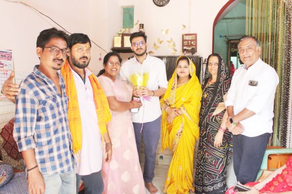 स्यंभूनाथ त्रिपाठी ने यूपीएससी क्लीयर कर संस्कारधानी को किया गौरवान्वित