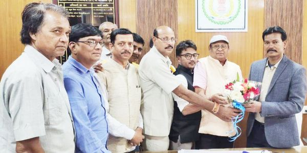 छत्तीसगढ़ कलार महासभा ने कलेक्टर की मुलाकात