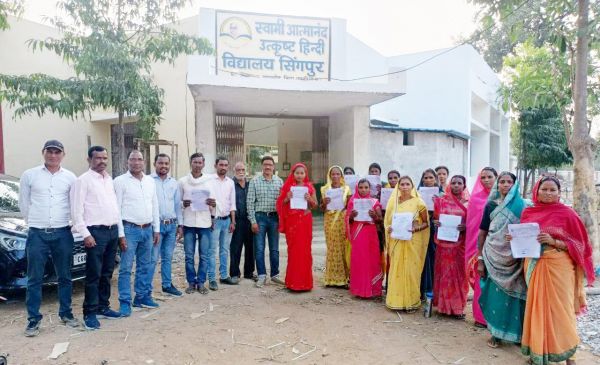 माता-पिता को शिक्षक की भूमिका निभाने की जरूरत