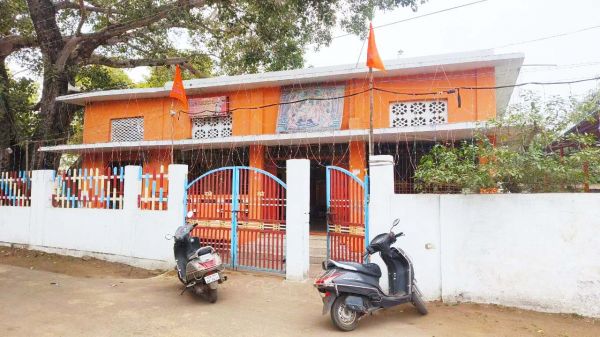 नांदगांव के 50 साल पुरानी राम मंदिर  में हर दिन जल रहे दो सौ दीये