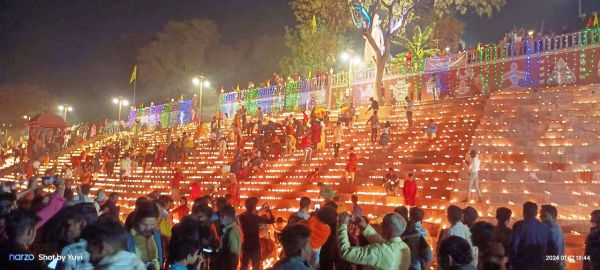 सवा लाख दीपों से जगमगाया राजिम का त्रिवेणी संगम