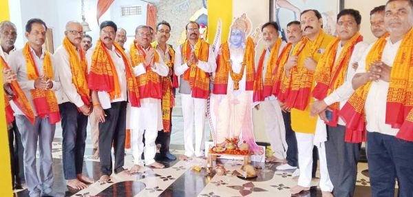 श्रीराम की पूजा-अर्चना, नागरिकों का सम्मान