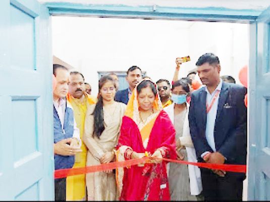 सीएम की पत्नी ने किया ब्लड बैंक का शुभारंभ, 10 ने किया रक्तदान