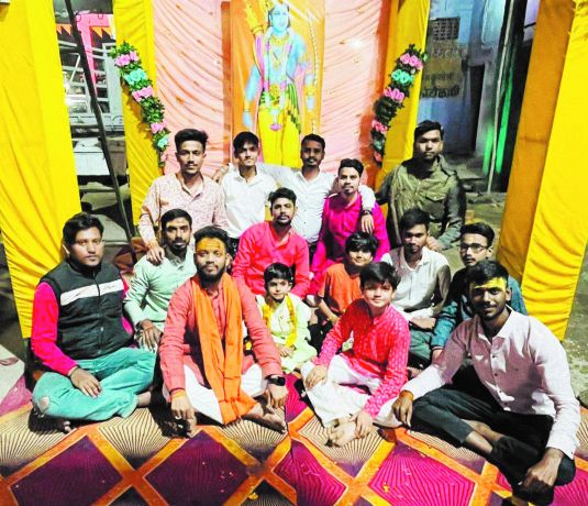 हनुमान चालीसा का पाठ