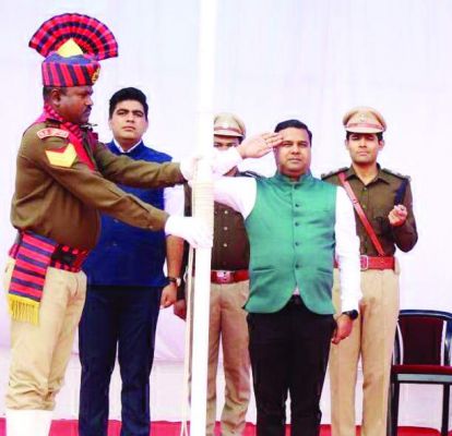 गणतंत्र दिवस समारोह का अंतिम रिहर्सल, विधायक लता उसेण्डी करेंगी ध्वजारोहण