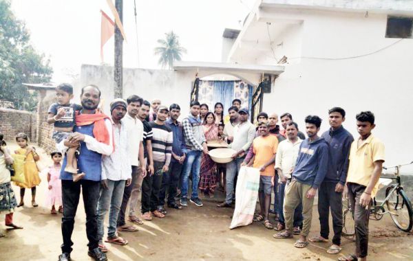 छेरछेरा पुन्नी पर अन्न दान