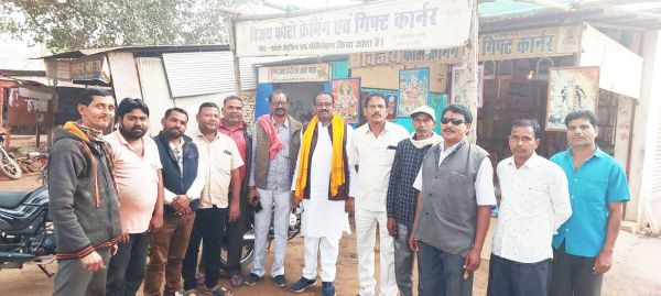 भाजपा नेता दयाराम ने सामाजिक लोगों  से मुलाकात कर चर्चा की