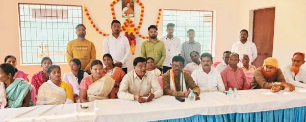 जनप्रतिनिधियों की मौजूदगी, फिर भी भाजपा नेता से तिरंगा फहराया-कांग्रेस