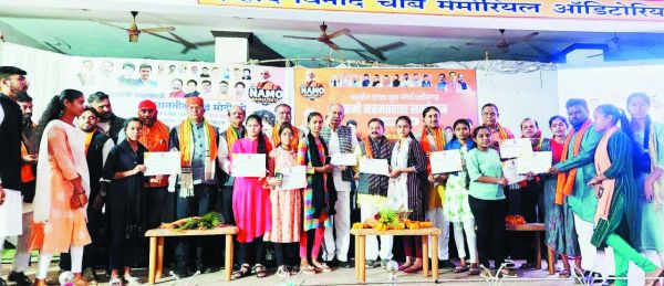 6 स्थानों में हुआ नवमतदाता युवा सम्मेलन
