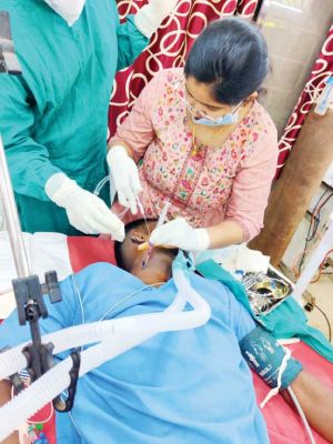 कीटनाशक पीकर कोमा में गए आदिवासी युवक का एनएमडीसी अपोलो में इलाज