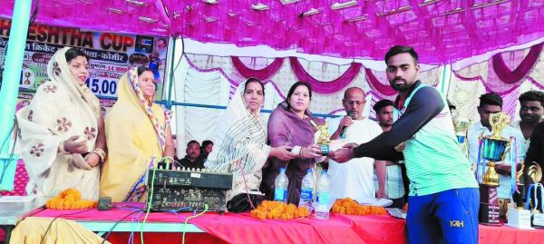 श्रेष्ठा कप टेनिस बाल क्रिकेट स्पर्धा में ठनगन टीम ने जीत दर्ज की 