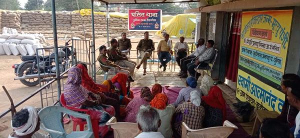 पुलिस ने कुहिकला में लगाया चलित थाना