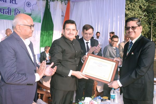 राज्य पावर कंपनी ने कुरुद के इंजीनियर को किया सम्मानित