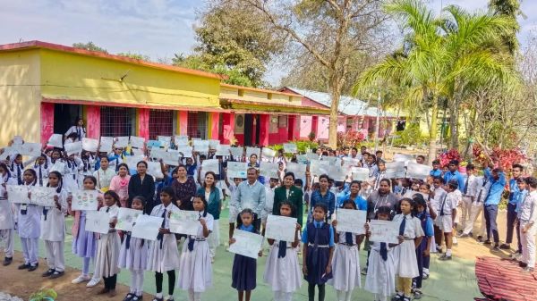 विकसित भारत थीम पर संकुल स्तर पेंटिंग स्पर्धा